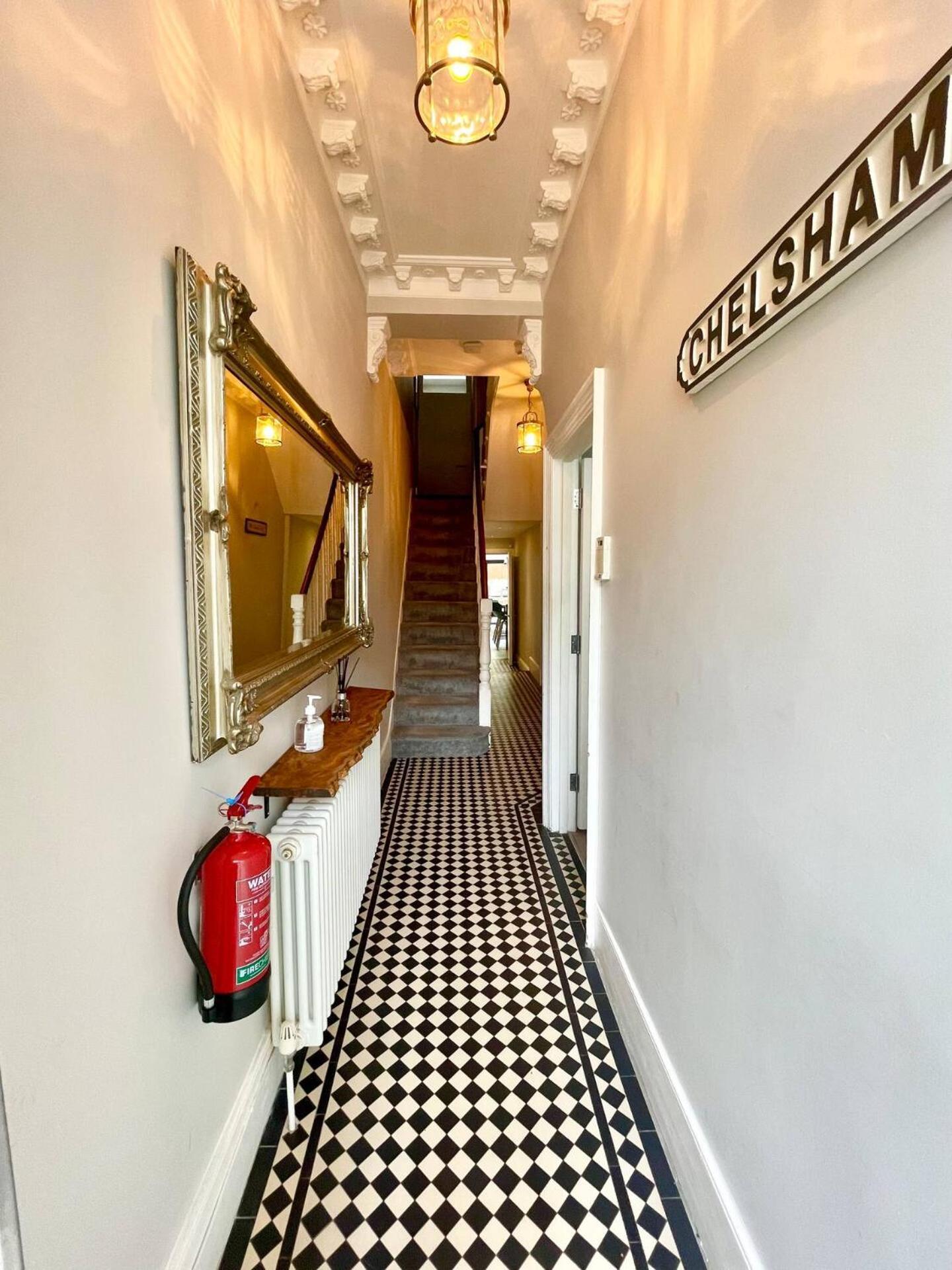 Luxury King-Bed Ensuite With Quiet Private Patio Londra Esterno foto